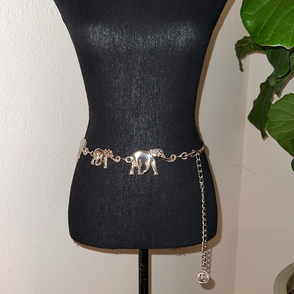 DC Women’s Vintage Silver Tone Metal Elephant Adjustable Chainlink Belt 27-37”